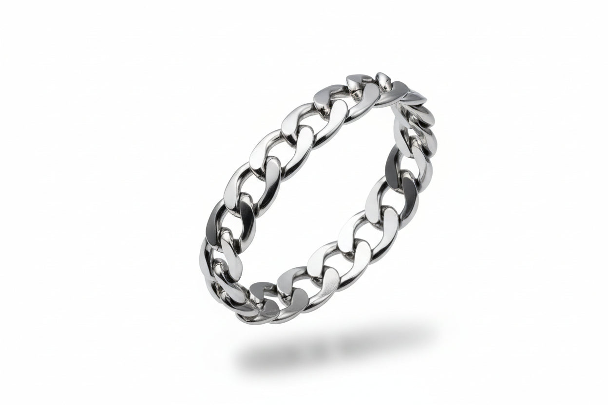 Silver chain bracelet on a wrist with text indicating width